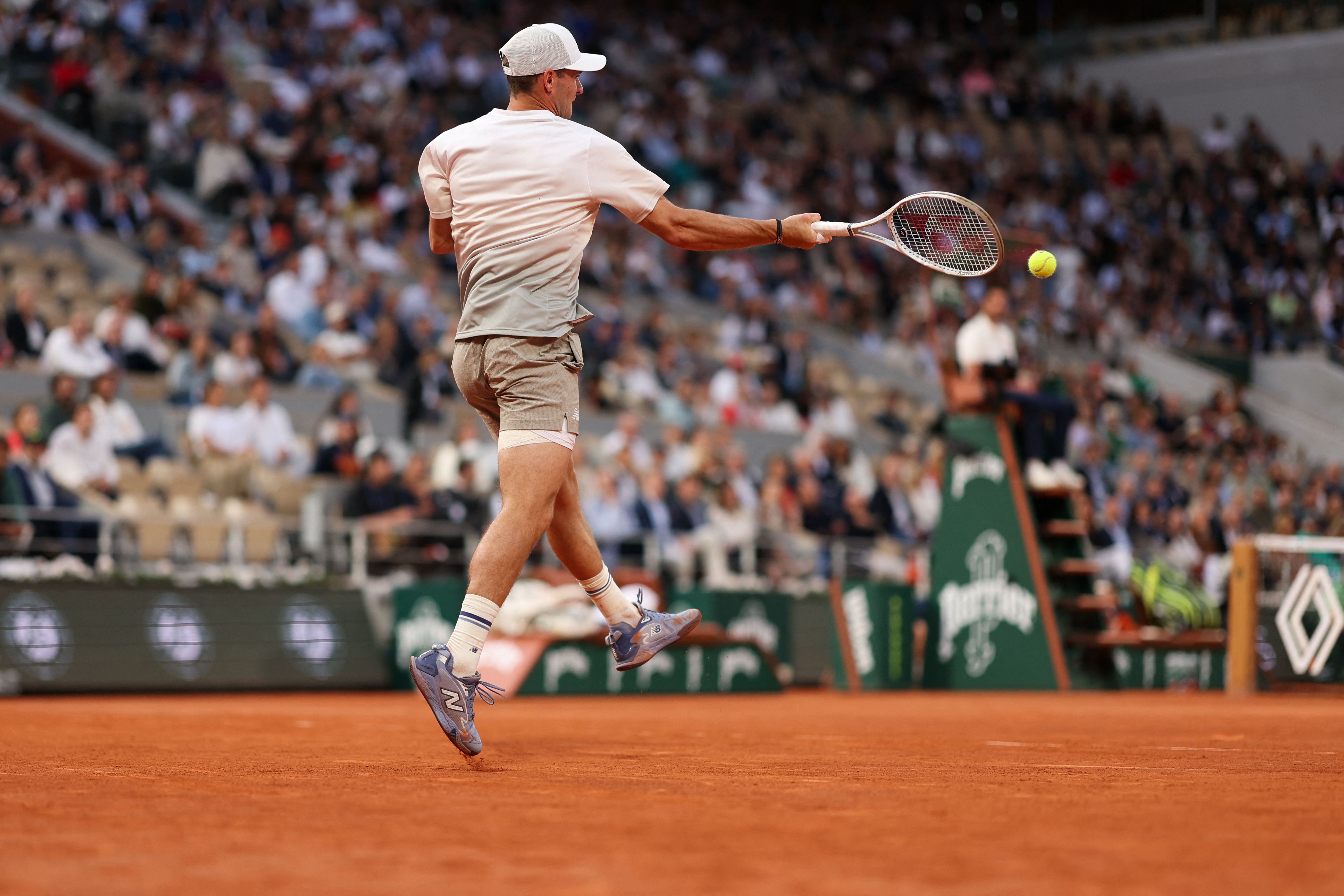 关于法国网球队力克意大利网球队，阿尔卡拉斯打破历史纪录的信息