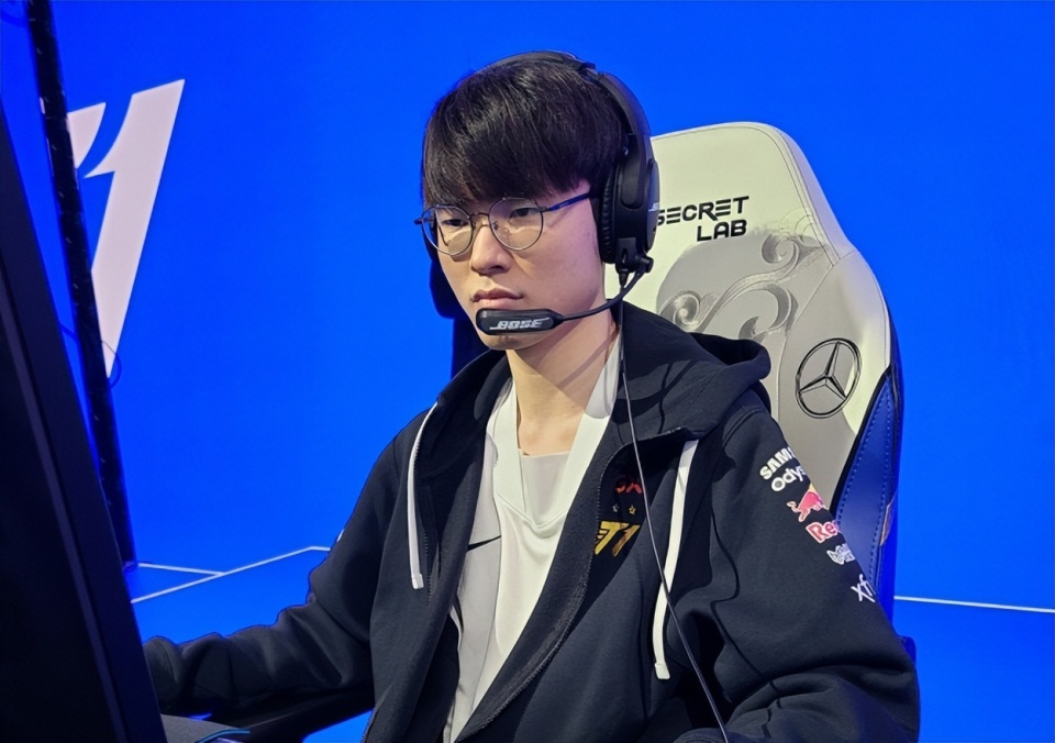 T1逆转JDG，Chovy完成帽子戏法