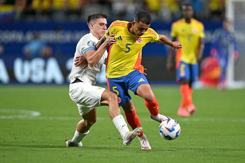 巴黎强势乌拉圭，马夏尔绝境逆转