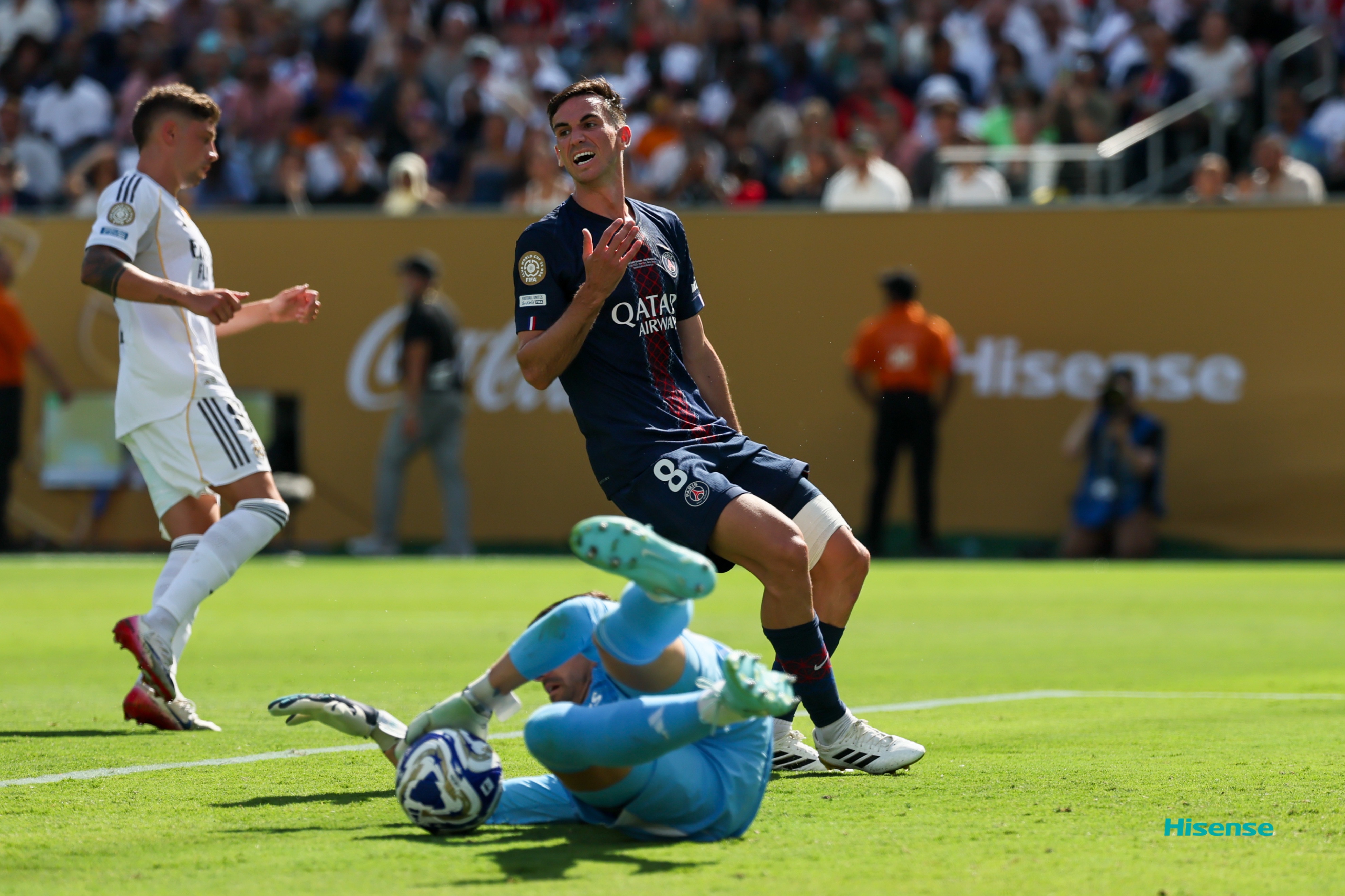 开云体育在线-法国队险胜瑞典队，梁靖崑点燃赛场