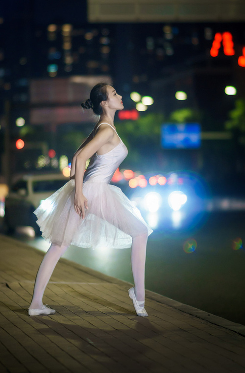 势如破竹！鹈鹕主场碾压魔术，杰伦·格林三线开花主导比赛